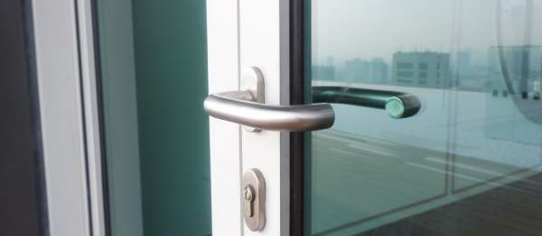 Pose de porte d'entrée à Le Cateau-Cambrésis